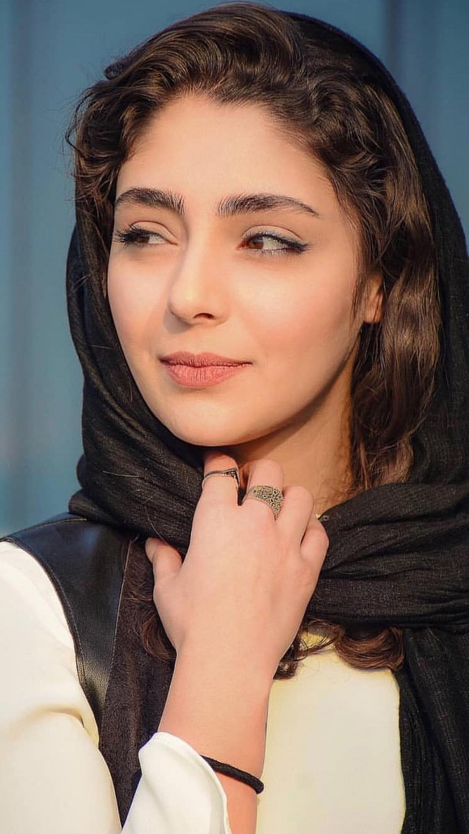هستی مهدوی-بازیگر ایرانی